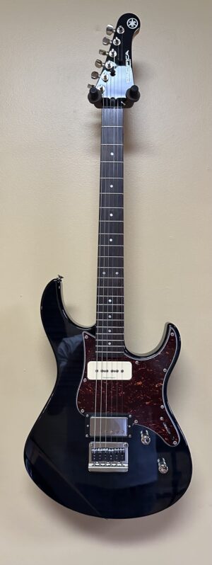 Yamaha Pacifica 611 Trans Black – Stacy's Music Shop, Inc.