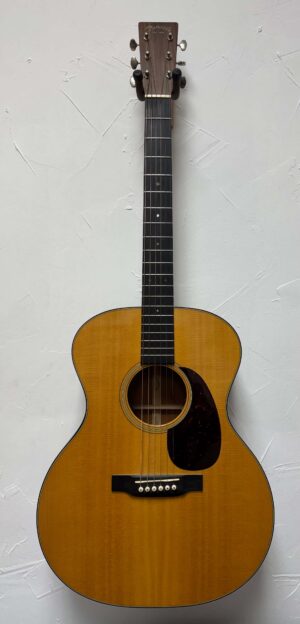 Martin GP-18E w/ Case USED