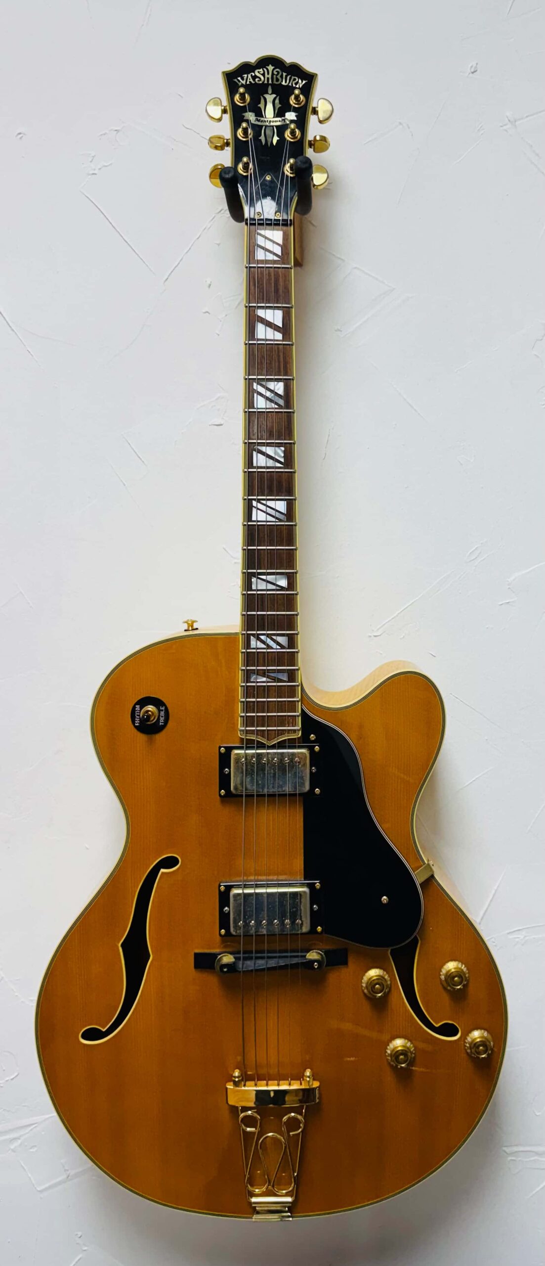 Washburn J-6S w/ Case USED