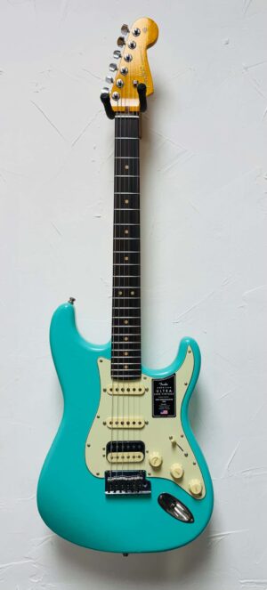 American Ultra Luxe Vintage '60s Stratocaster HSS