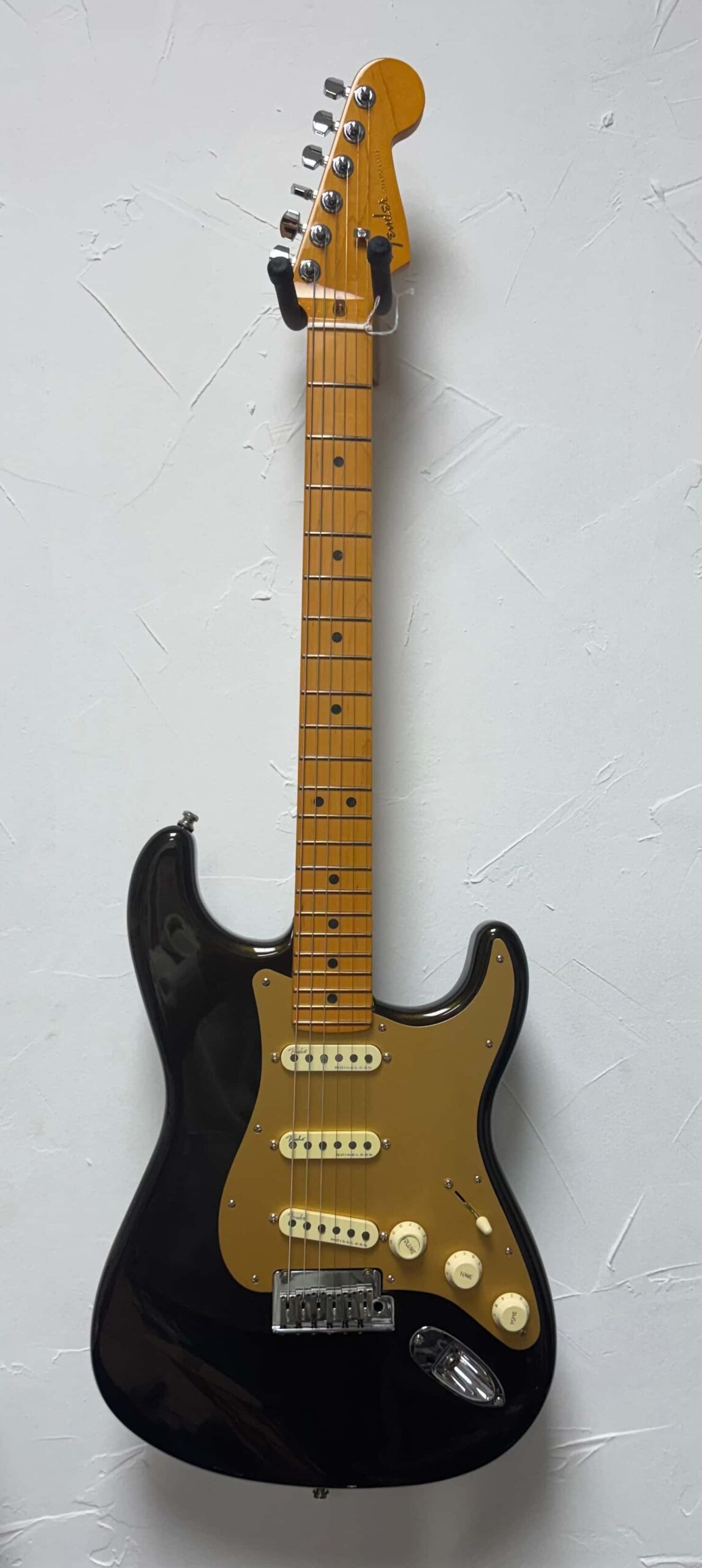 Fender American Ultra Strat w/ Case USED