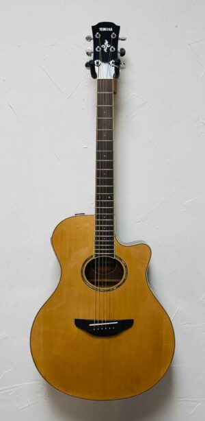 Yamaha APX600 Natural